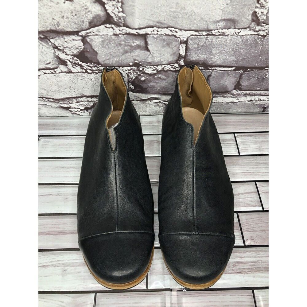 Cliff Dweller Vibram Black Leather Slip On Cap Toe Flats Women’s Sz 38.5EU/8M US - Picture 4 of 16